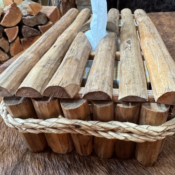 Rustic Log Tissue Box Holder - Picture 3 of 6